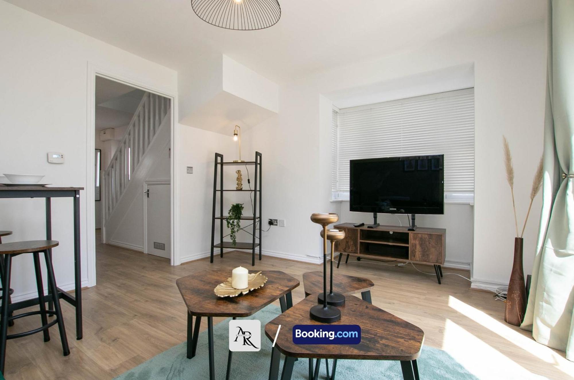 Cozy House By Ar Properties Short Lets & Serviced Accommodation Κόλτσεστερ Εξωτερικό φωτογραφία
